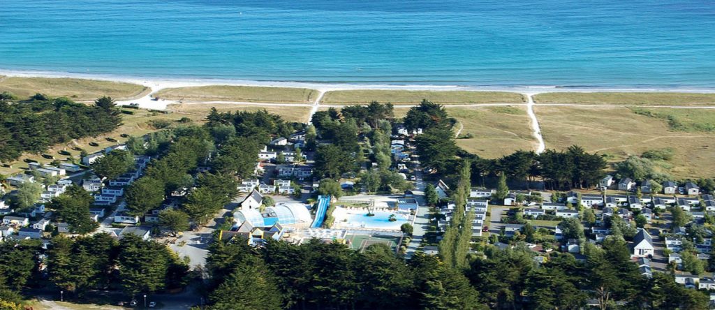 vue aérienne village la plage
